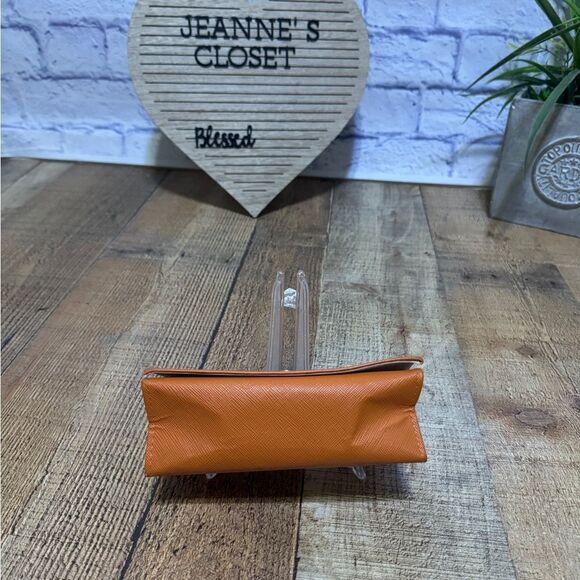 Tory Burch Sunglasses Case - Picture 4 of 12